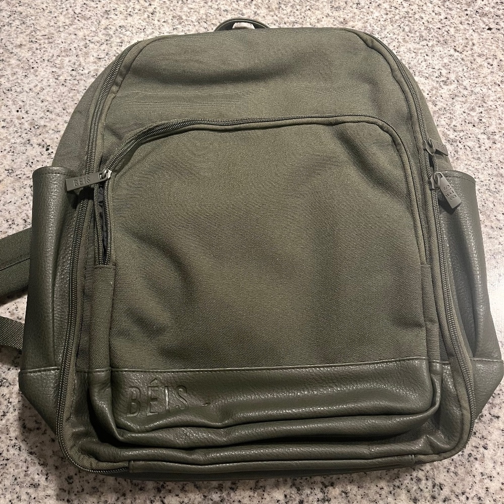 Beis ‘the backpack’